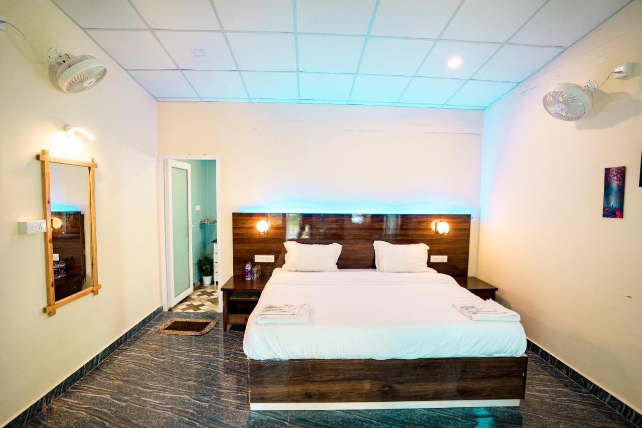 Orange Sky Beach Bungalow Агонда Экстерьер фото