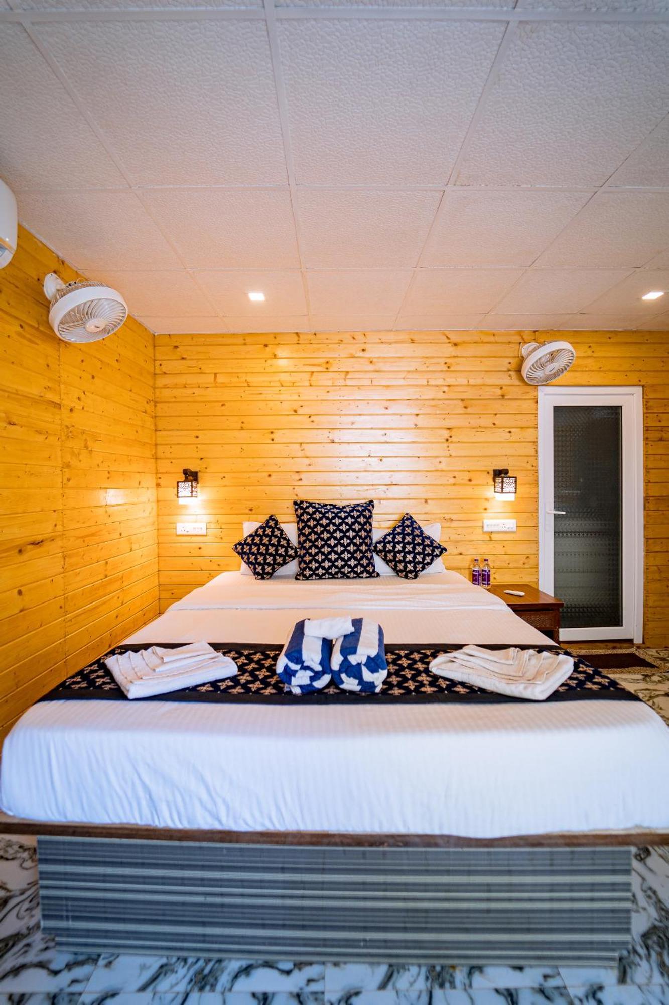 Orange Sky Beach Bungalow Агонда Экстерьер фото