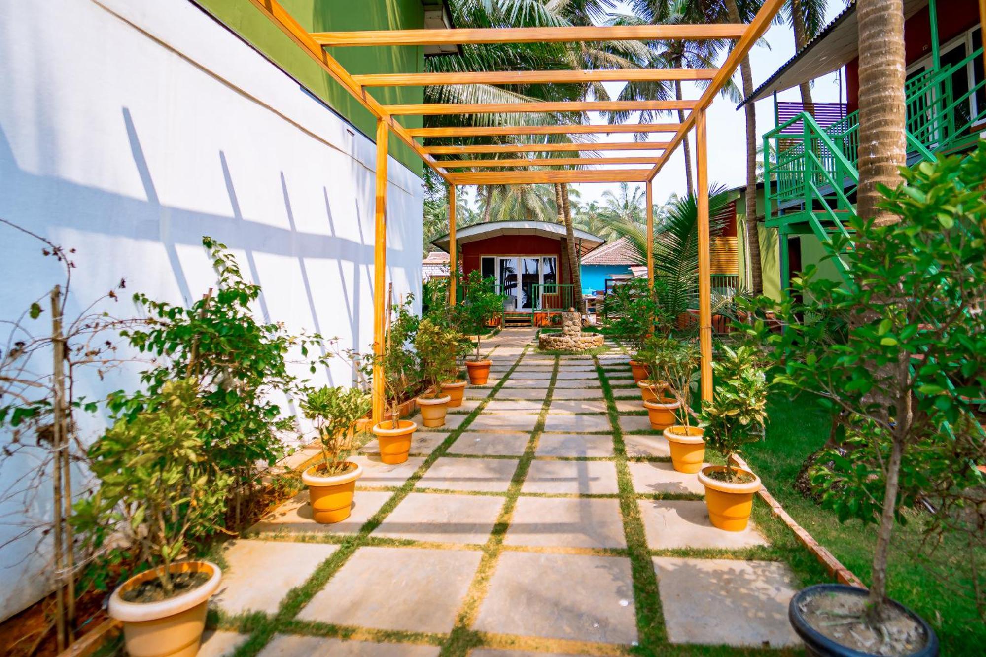 Orange Sky Beach Bungalow Агонда Экстерьер фото