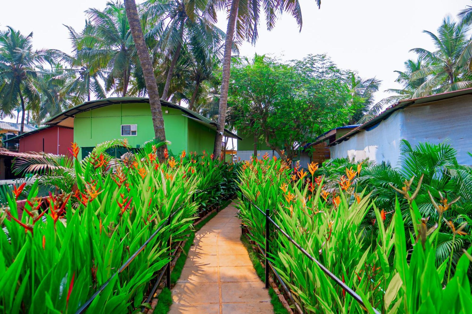 Orange Sky Beach Bungalow Агонда Экстерьер фото